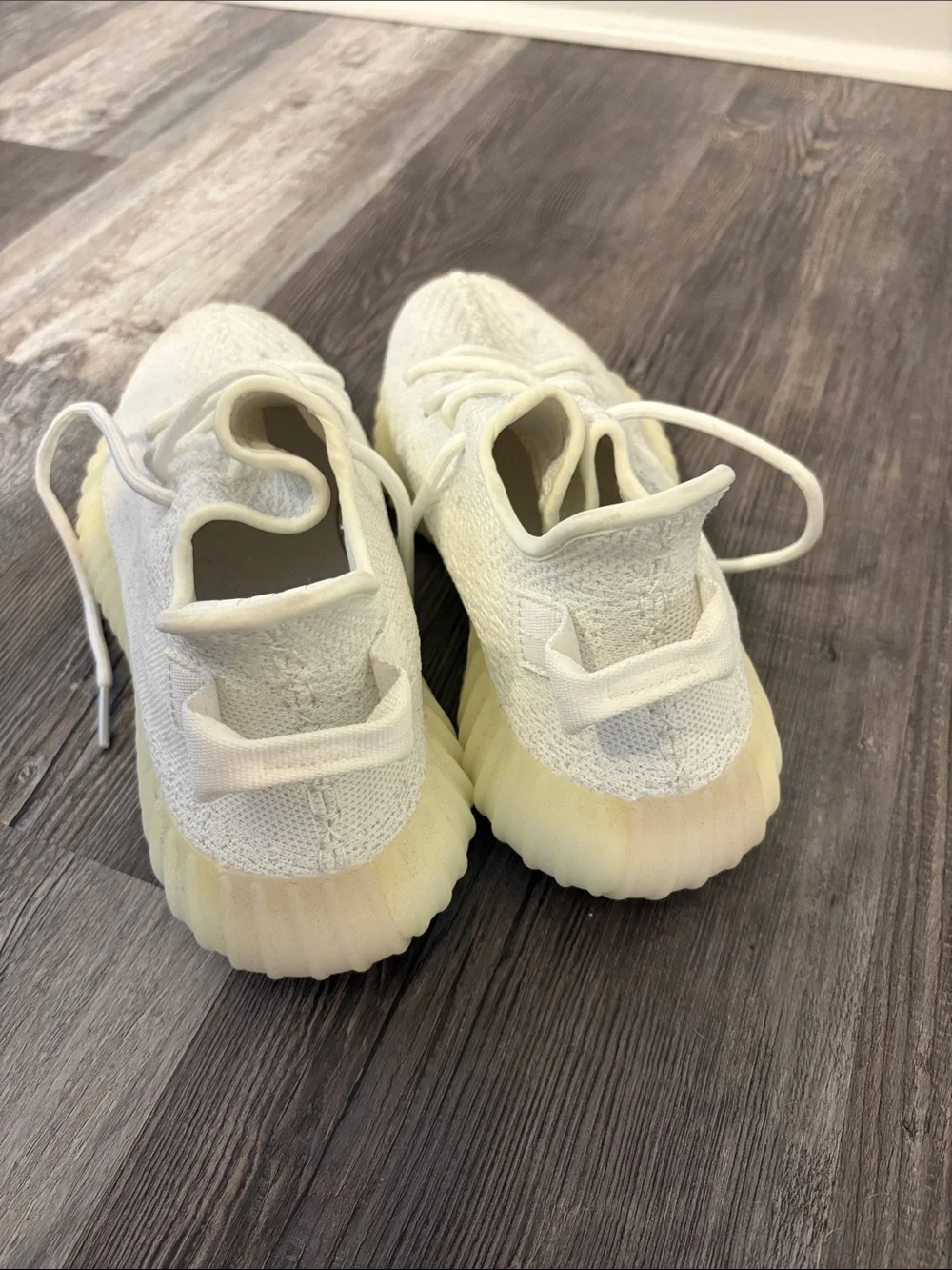 Adidas Yeezy Boost 350 V2 Creams Size 11 US Mens